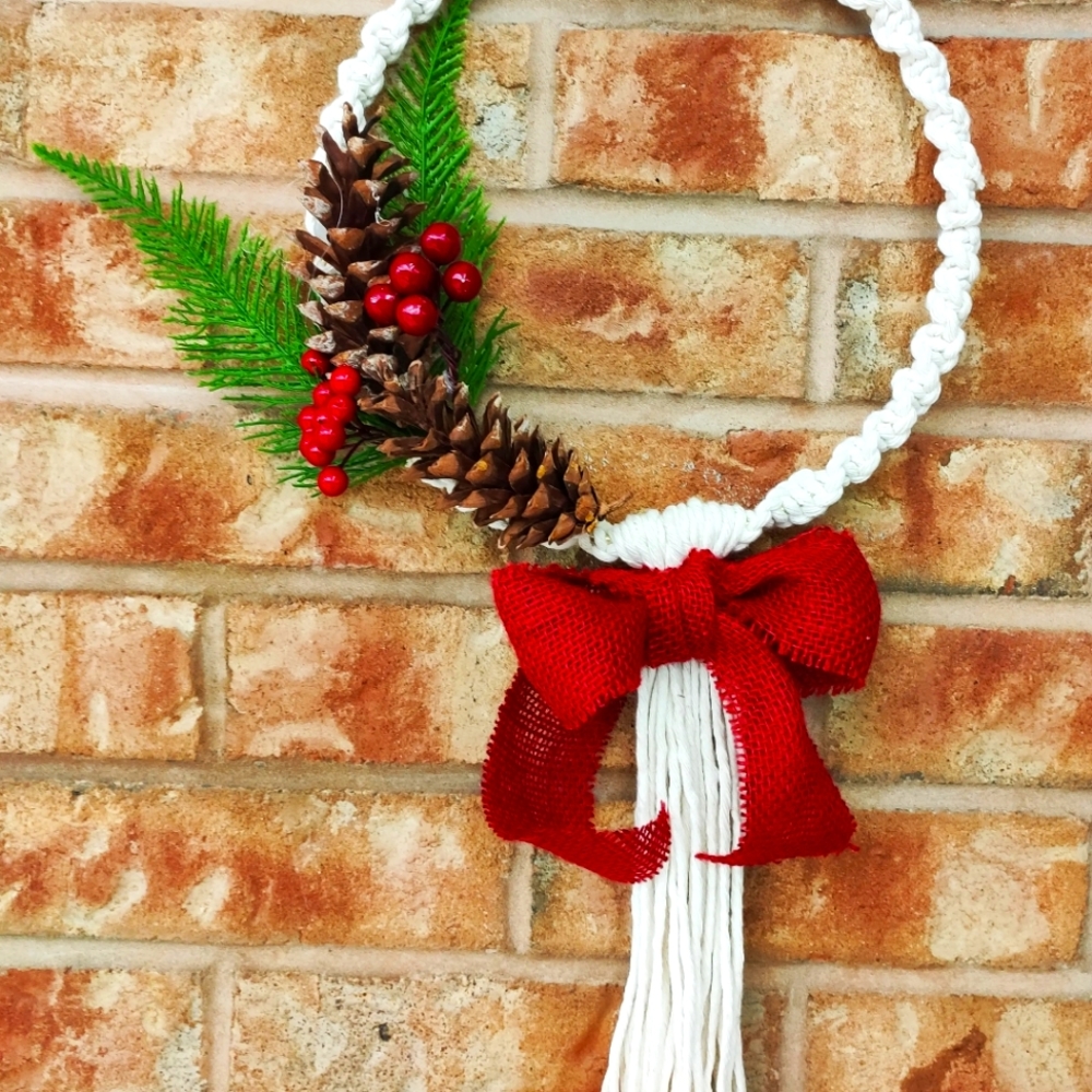 Simple yet beautiful Christmas wreath